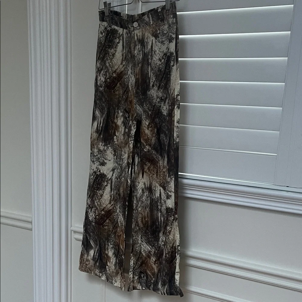 Abstract Patterned Pants - Picture 2 of 5